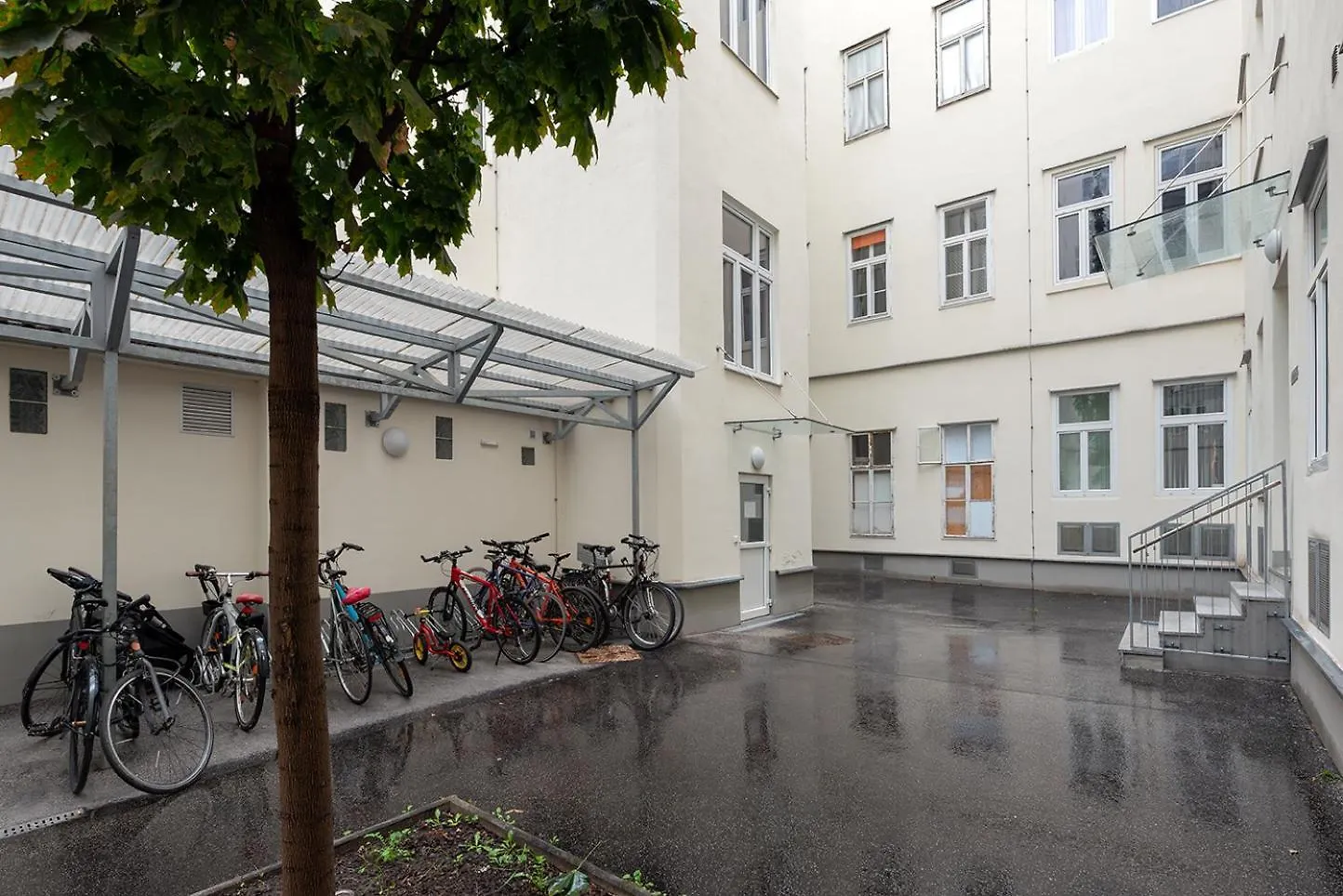 Ruheoase Im Dachgeschoss Mit Klimaanlage, Nur 10 Minuten Ins Zentrum Vienna Austria