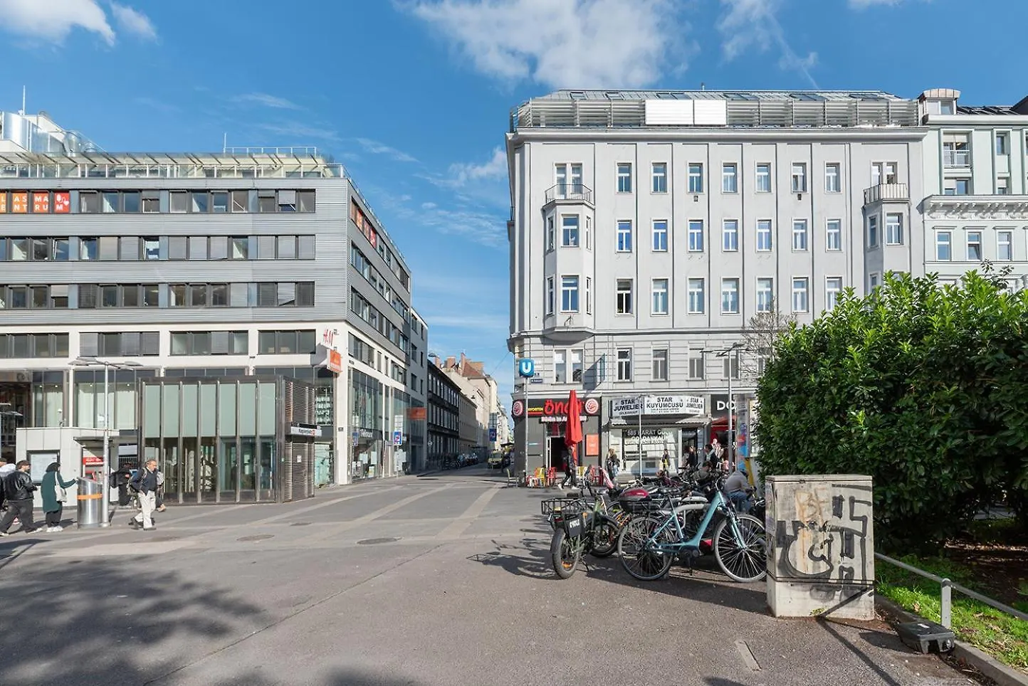 Ruheoase Im Dachgeschoss Mit Klimaanlage, Nur 10 Minuten Ins Zentrum Vienna 0*,