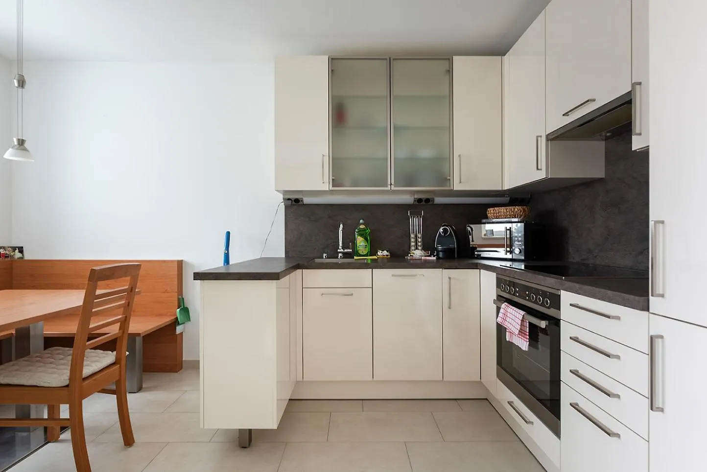 Apartment Ruheoase Im Dachgeschoss Mit Klimaanlage, Nur 10 Minuten Ins Zentrum Vienna Austria
