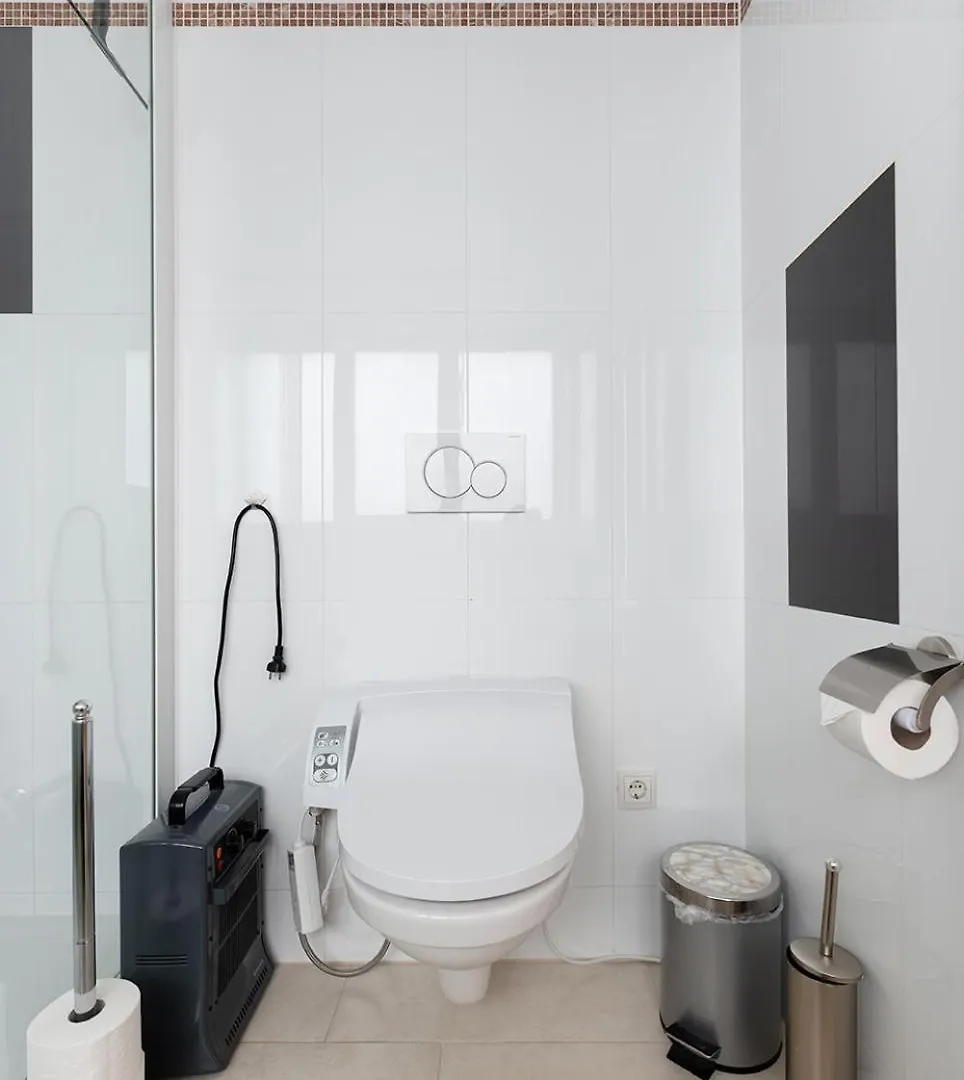 Apartment Ruheoase Im Dachgeschoss Mit Klimaanlage, Nur 10 Minuten Ins Zentrum Vienna